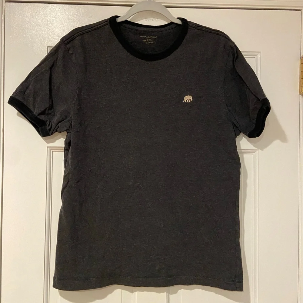 Banana Republic Charcoal Short Sleeve Tee